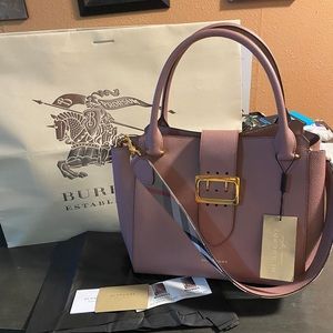 Burberry purse